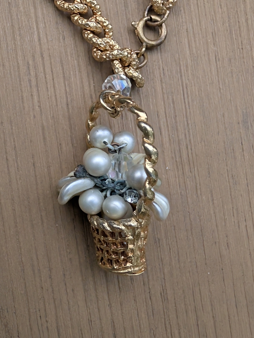 Vintage Gold Link Bracelet Charm Bracelet Pear Lillies Gold Basket - Picture 3 of 12